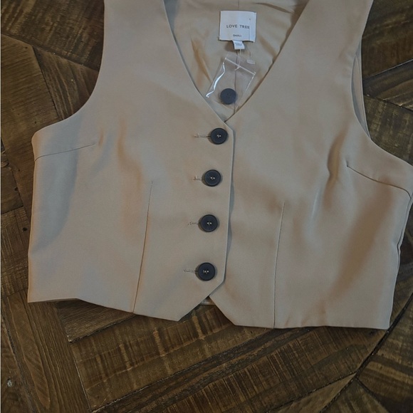Love Tree Tan Buttoned Vest size small new with tags - Picture 10 of 12